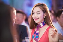 Đại sứ thương hiệu: Sao Việt “bán niềm tin”, thu tiền tỷ